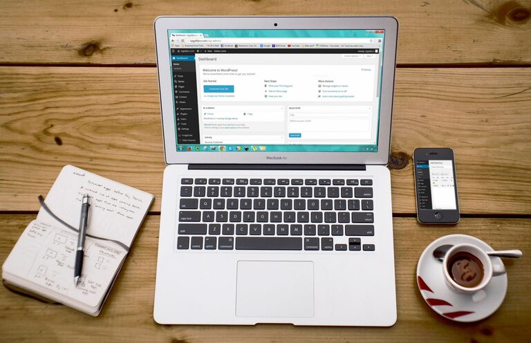 Cómo crear un blog personal y compartir tus experiencias con otros adultos activos